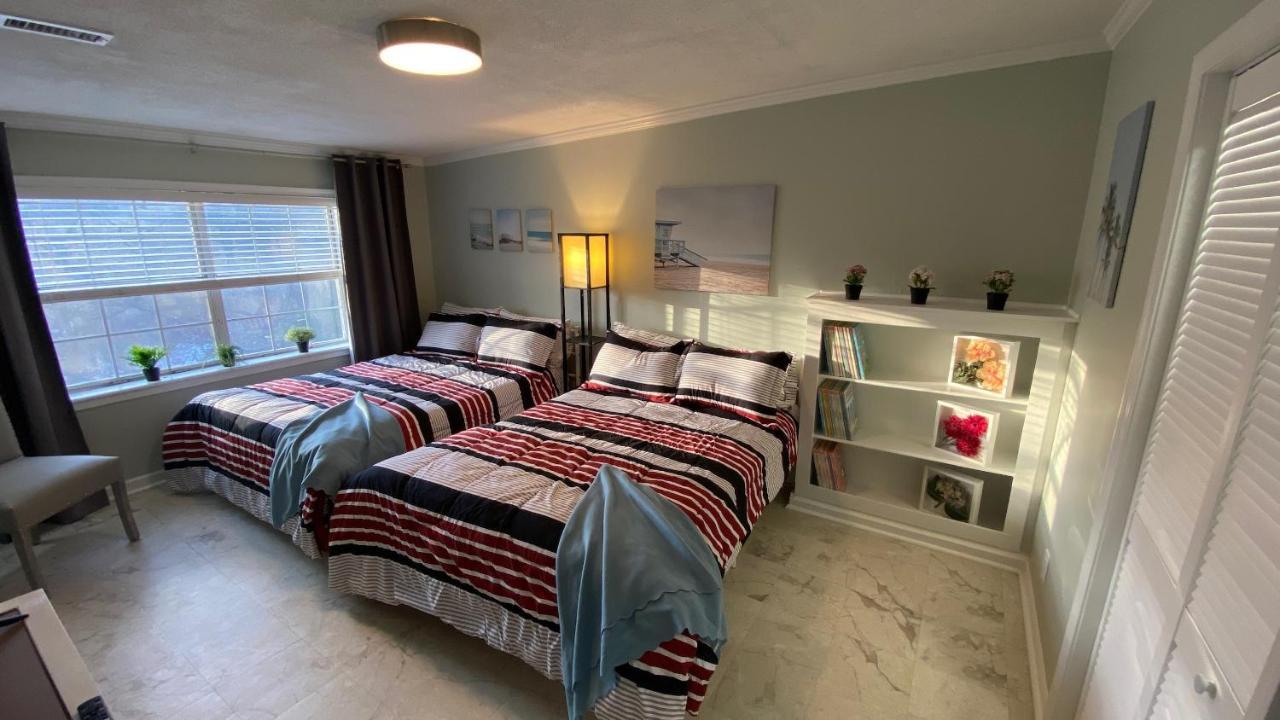 Here It Is! Cool Cape Cod-3 Br-2.5 Bath-12 Guests Olathe Exterior foto