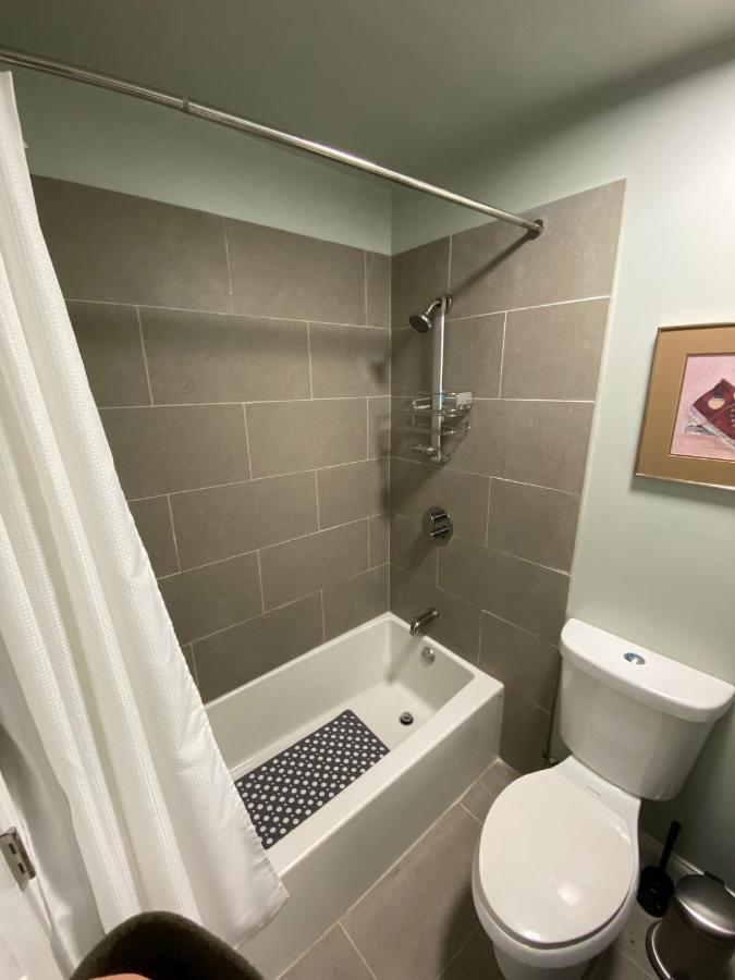 Here It Is! Cool Cape Cod-3 Br-2.5 Bath-12 Guests Olathe Exterior foto