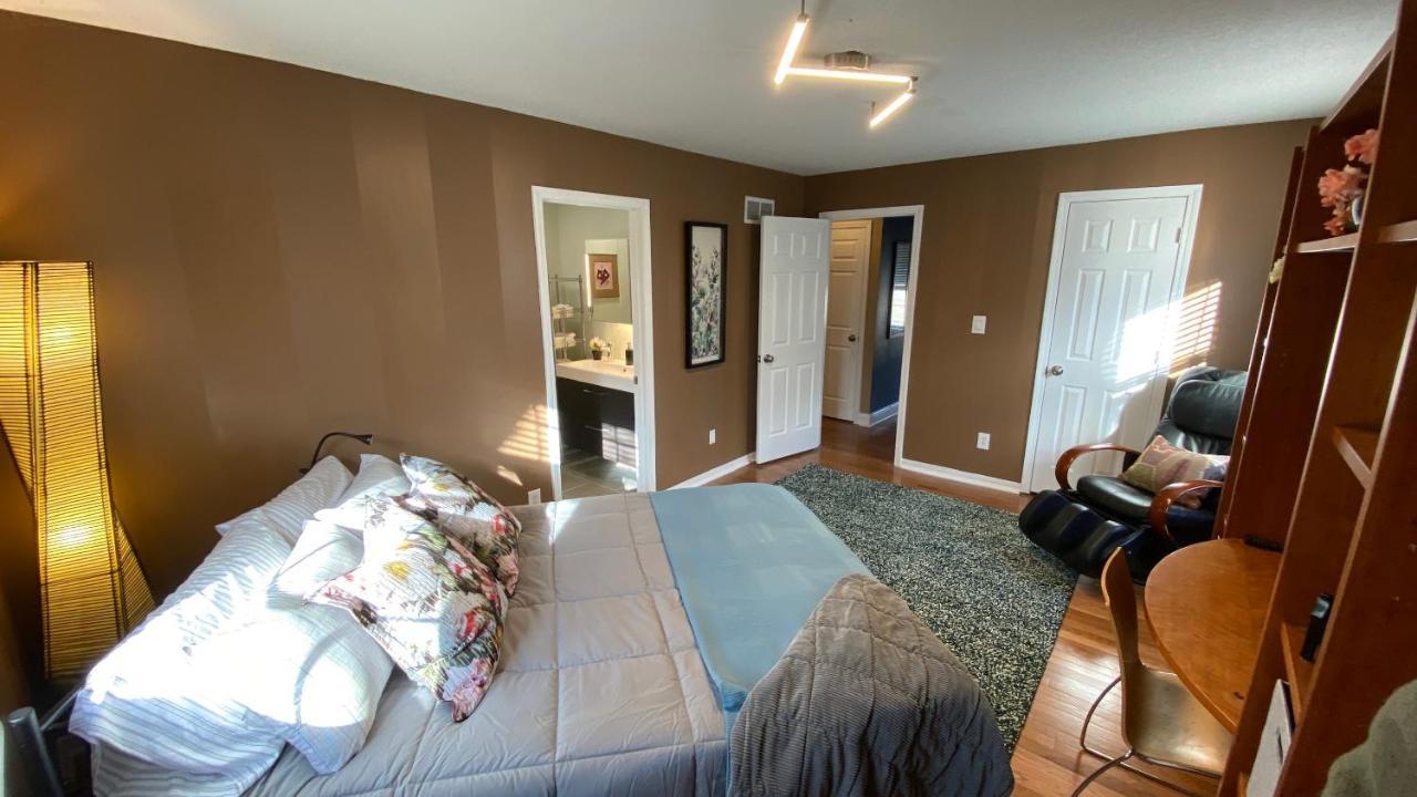 Here It Is! Cool Cape Cod-3 Br-2.5 Bath-12 Guests Olathe Exterior foto